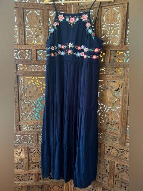 Savanna Jane - Embroidered Midi Dress